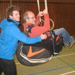 In Schwung bringen bevor geworfen wird.